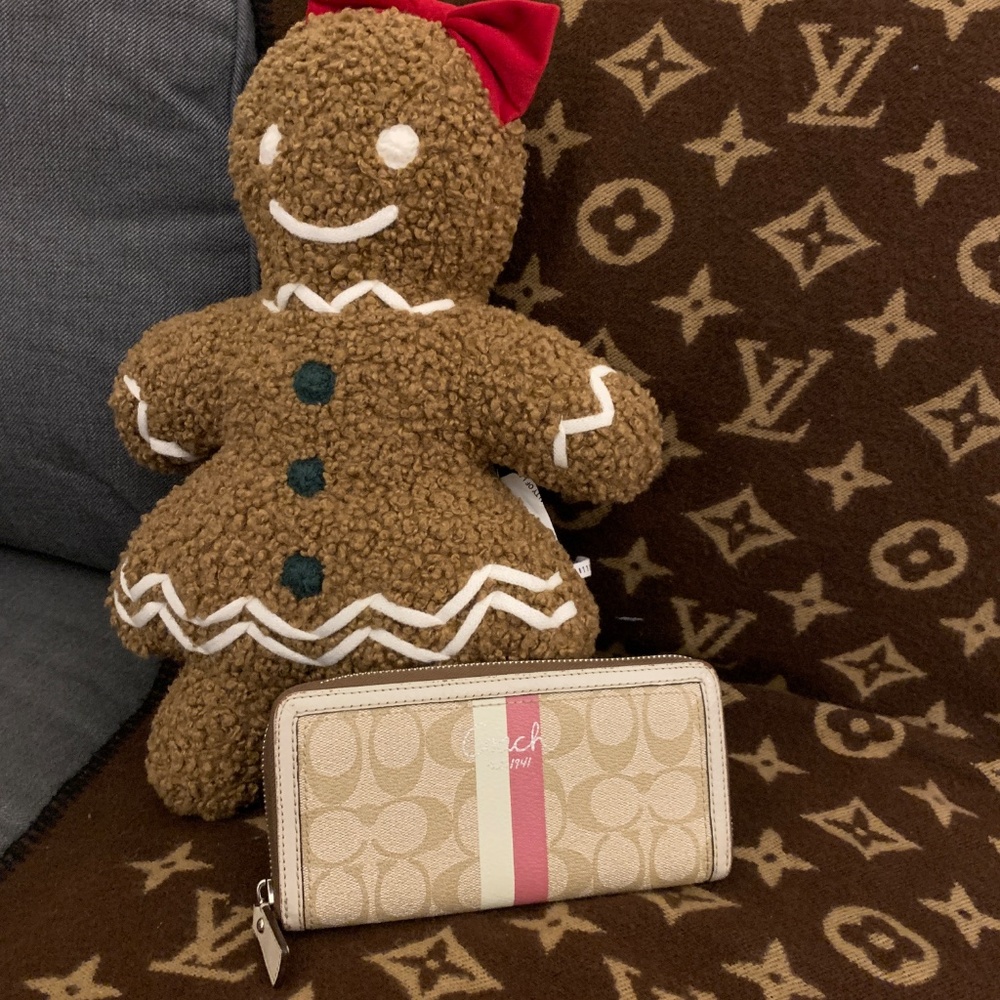 Coach Signature Tan/Creme/Pink Zip Wallet